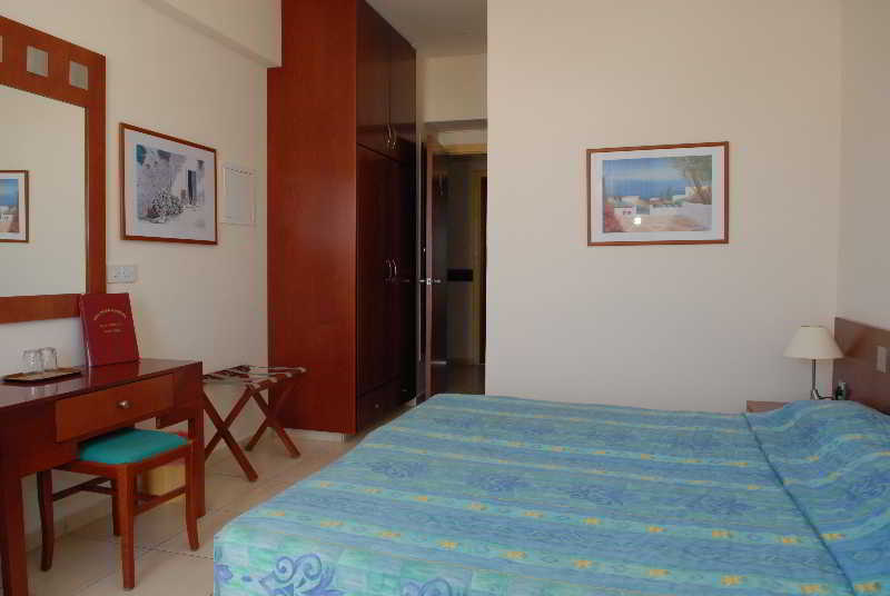 Iris Beach Hotel Protaras Ngoại thất bức ảnh