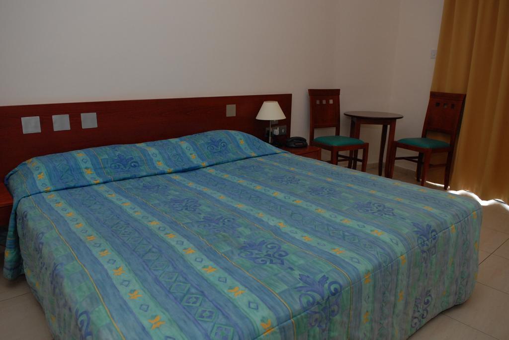 Iris Beach Hotel Protaras Phòng bức ảnh