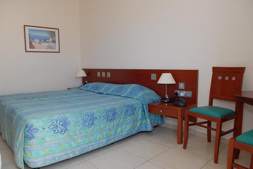 Iris Beach Hotel Protaras Phòng bức ảnh